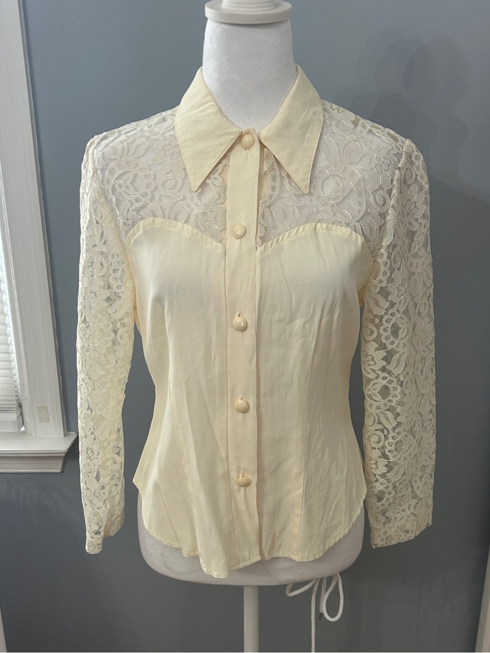 Vintage Frederick's of Hollywood Cream Yellow Lace Blouse Shirt Button Up Small